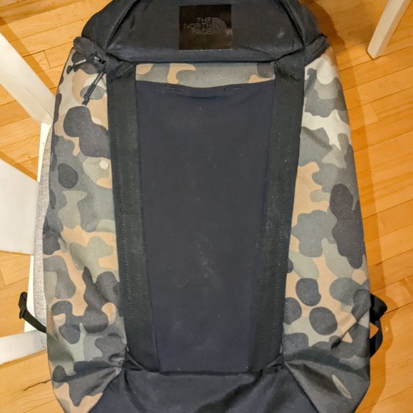 The North Face Instigator Backpack ( 32L / CAMO ) PRE-OWNED (GREAT CONDITION) - Picture 9 of 10